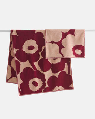 marimekko unikko towel | pink + dark cherry